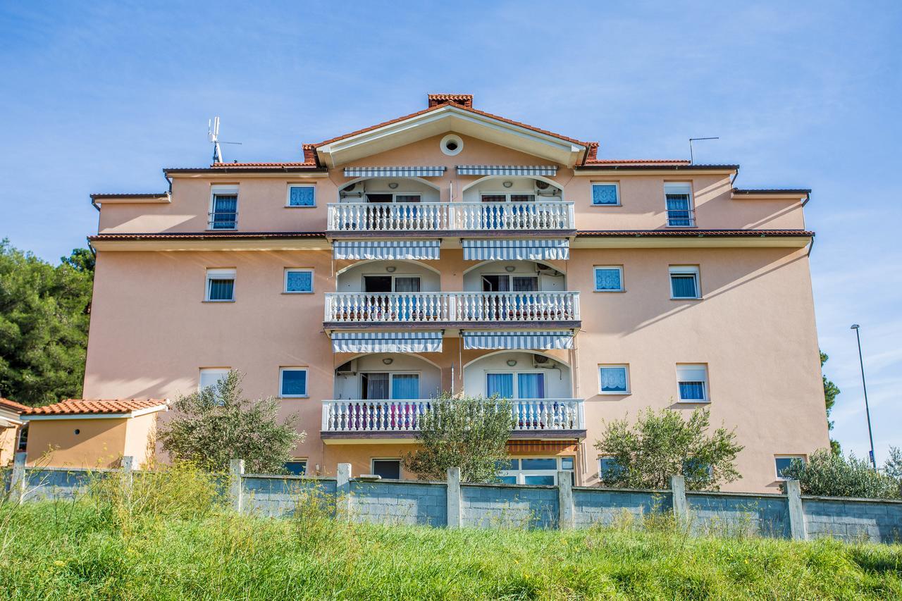 Villa Veli Vrh Pula Exterior photo