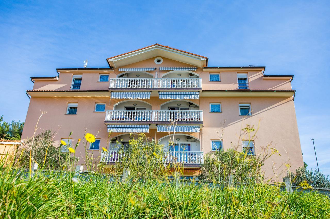 Villa Veli Vrh Pula Exterior photo