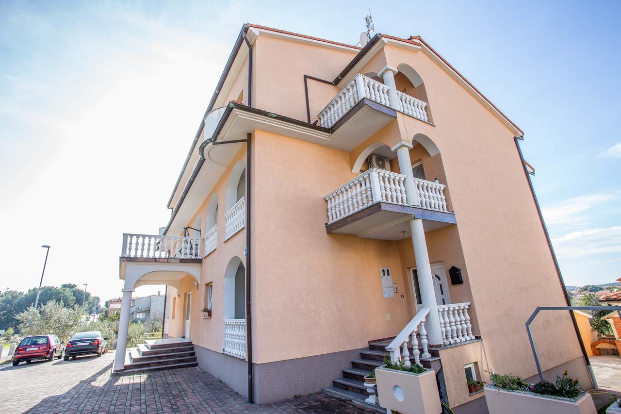 Villa Veli Vrh Pula Exterior photo